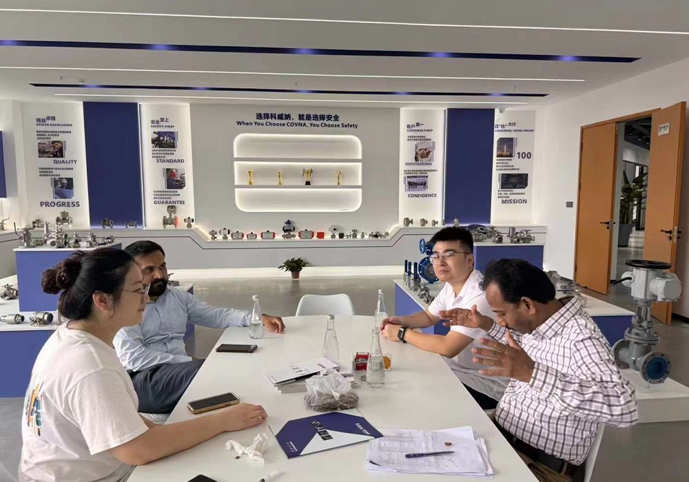 Pakistani Client Visits COVNA for Pneumatic Valve Inspection3