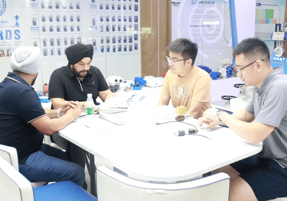 Indian Buyer Visits COVNA to Confirm Major Valve Order