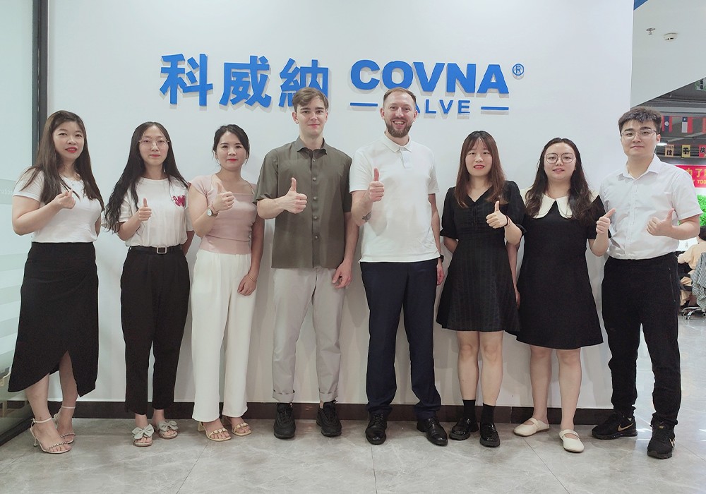 COVNA Discusses Distribution Partnership with Russian Client