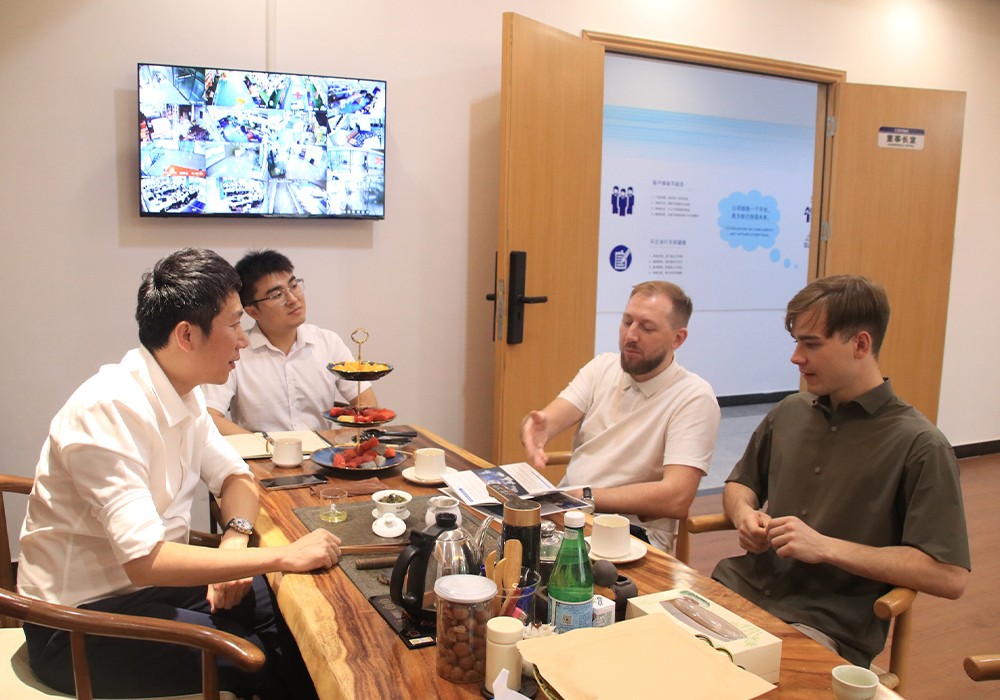 COVNA Discusses Distribution Partnership with Russian Client4