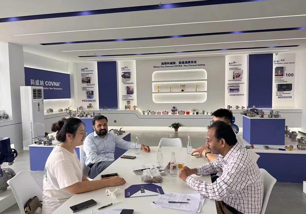 Pakistani Client Visits COVNA for Pneumatic Valve Inspection1