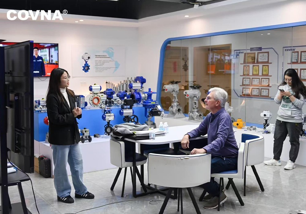US Client Visits COVNA to Confirm Ball Valve Order and Explore Factory Capabilities6